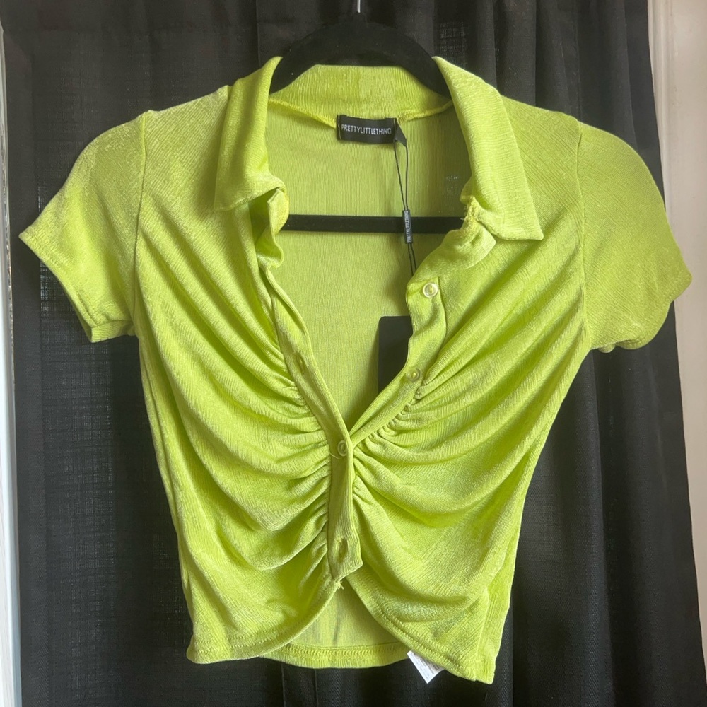 PrettyLittleThing Green Fitted Crop Blouse